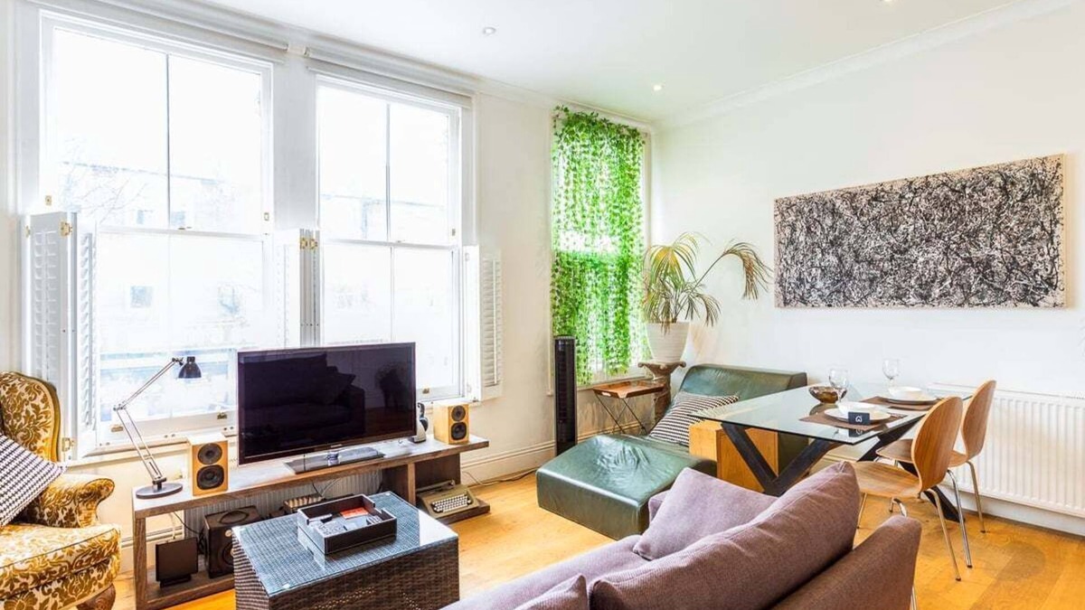 St. Helen's Apartment | Bright and Spacious Notting Hill Nest