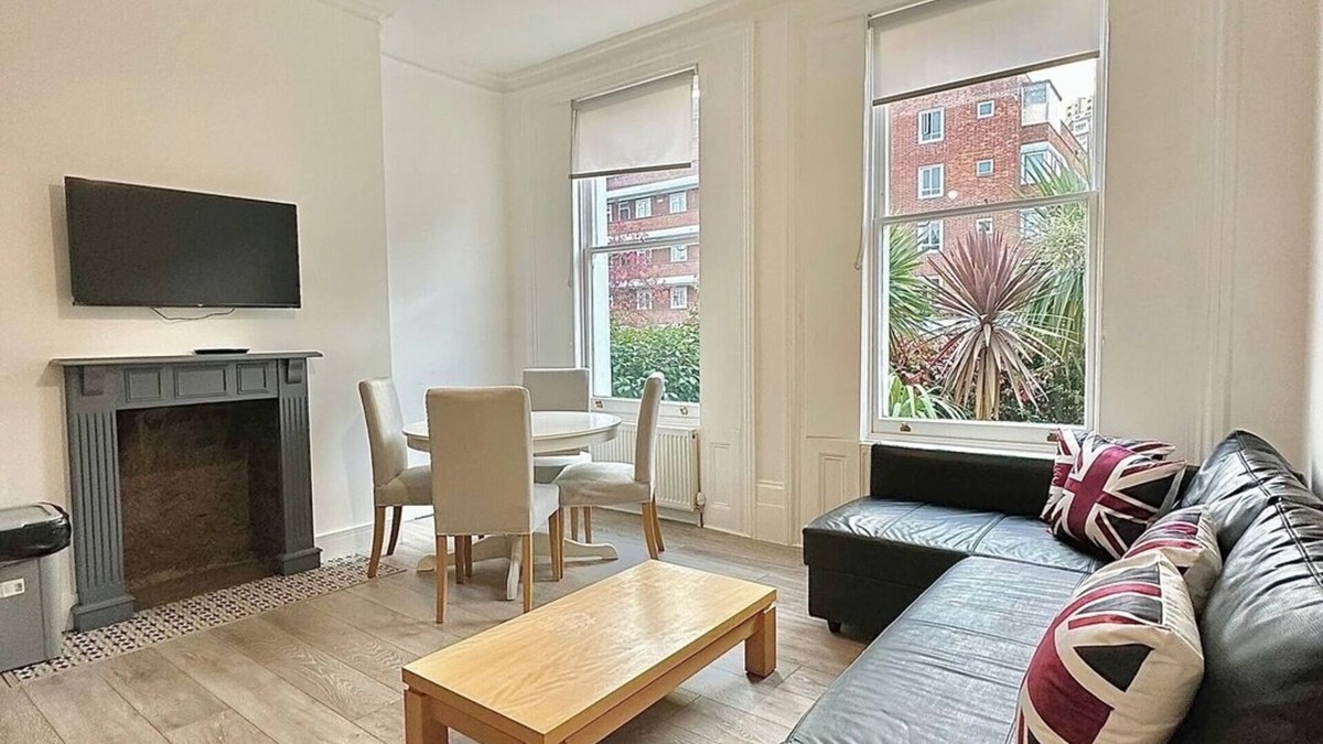 Stockwell Apartment | Bright and Stylish Apartment in Stockwell Comfortable in a Great Location