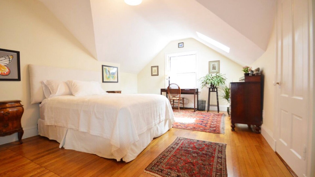 West End Apartment | Bright and Sunny apartment in Victorian cottage