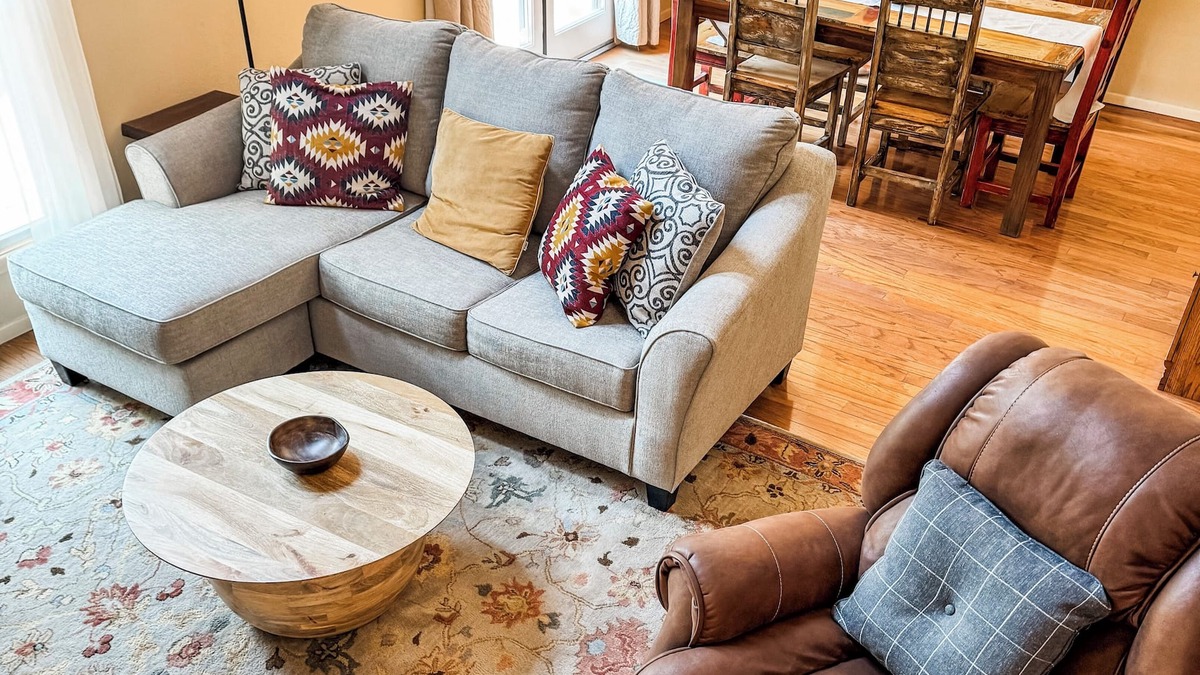 Southside House | Bright and Sunny Casa Christina-Pet Friendly-Has A/C