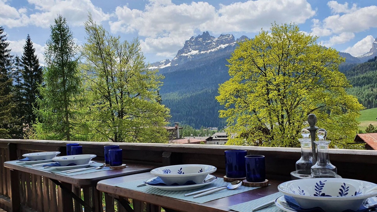 Cortina d'Ampezzo Apartment | Bright apartment in Cortina, 2nd floor, parking space, free WiFi, pets allowed