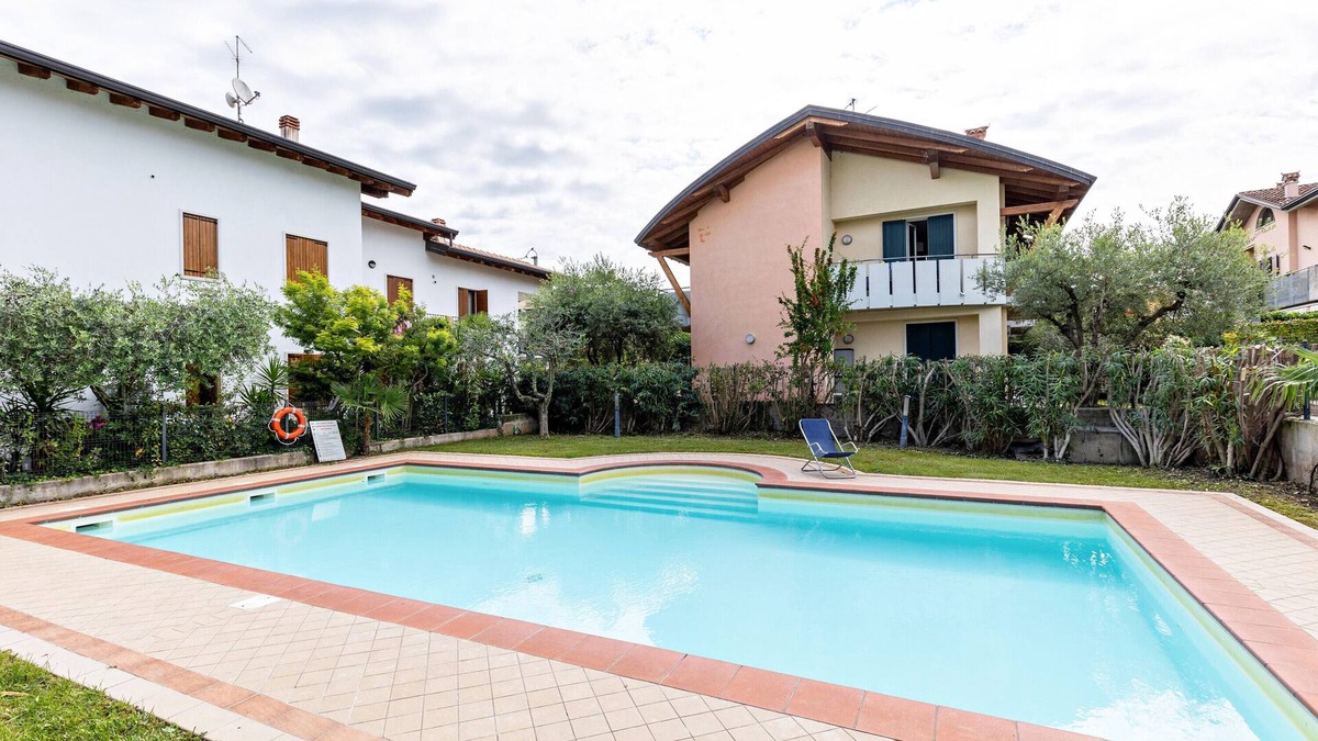 Montioni Apartment | Bright apartment 'Bluemoon' with Pool, Wi-Fi and Air Conditioning