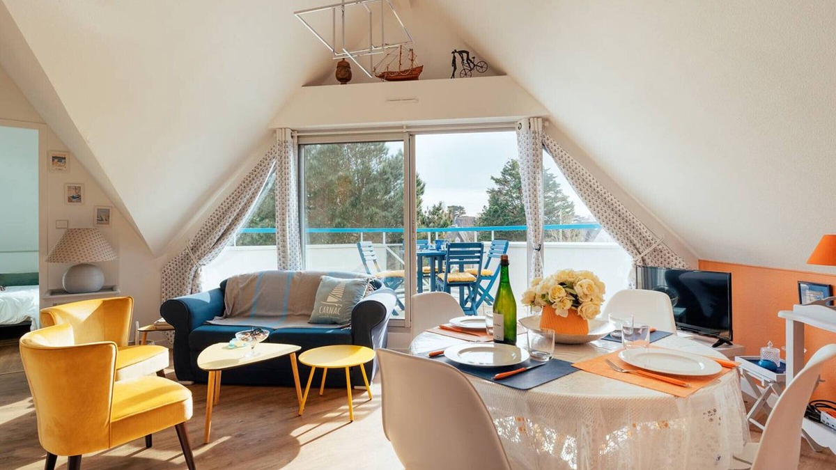 Carnac Apartment | Bright apartment in Carnac, 500m from beaches, 2 bedrooms, parking