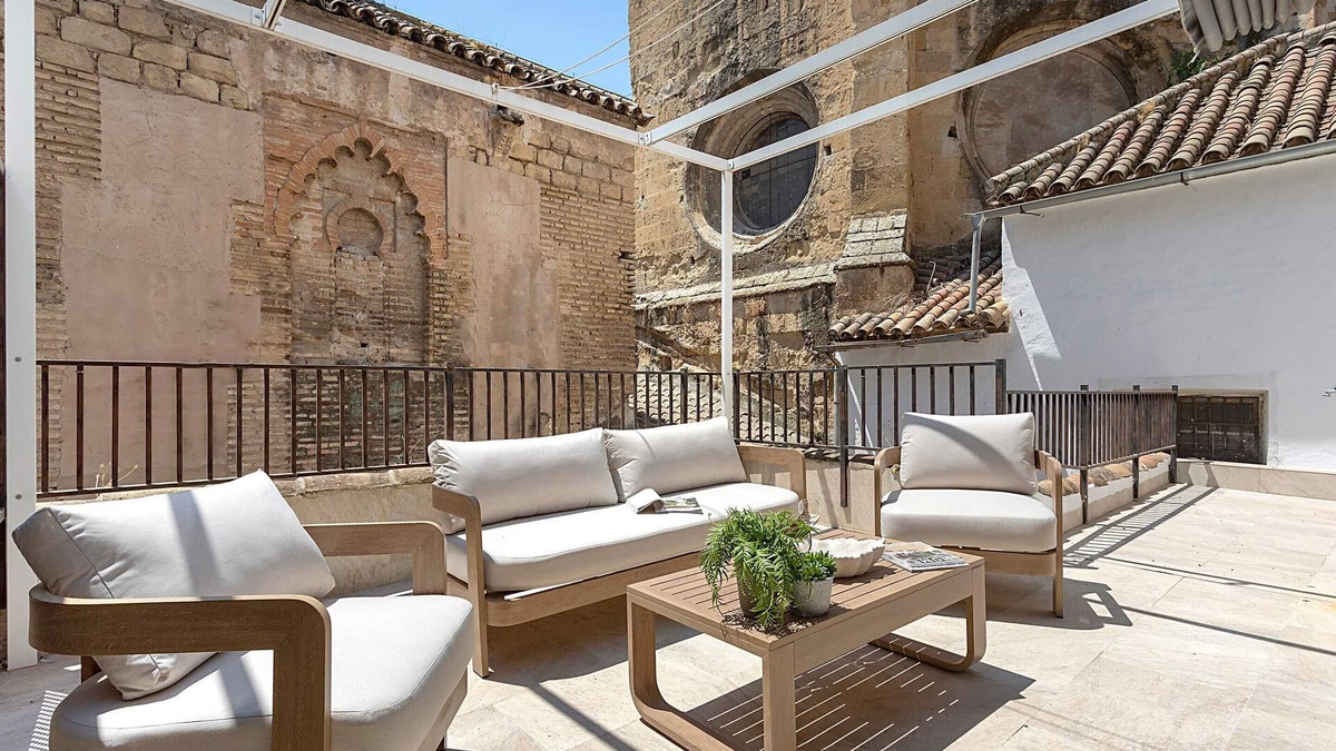 Distrito Centro Apartment | Bright Apartment in city center. San Pablo Terrace