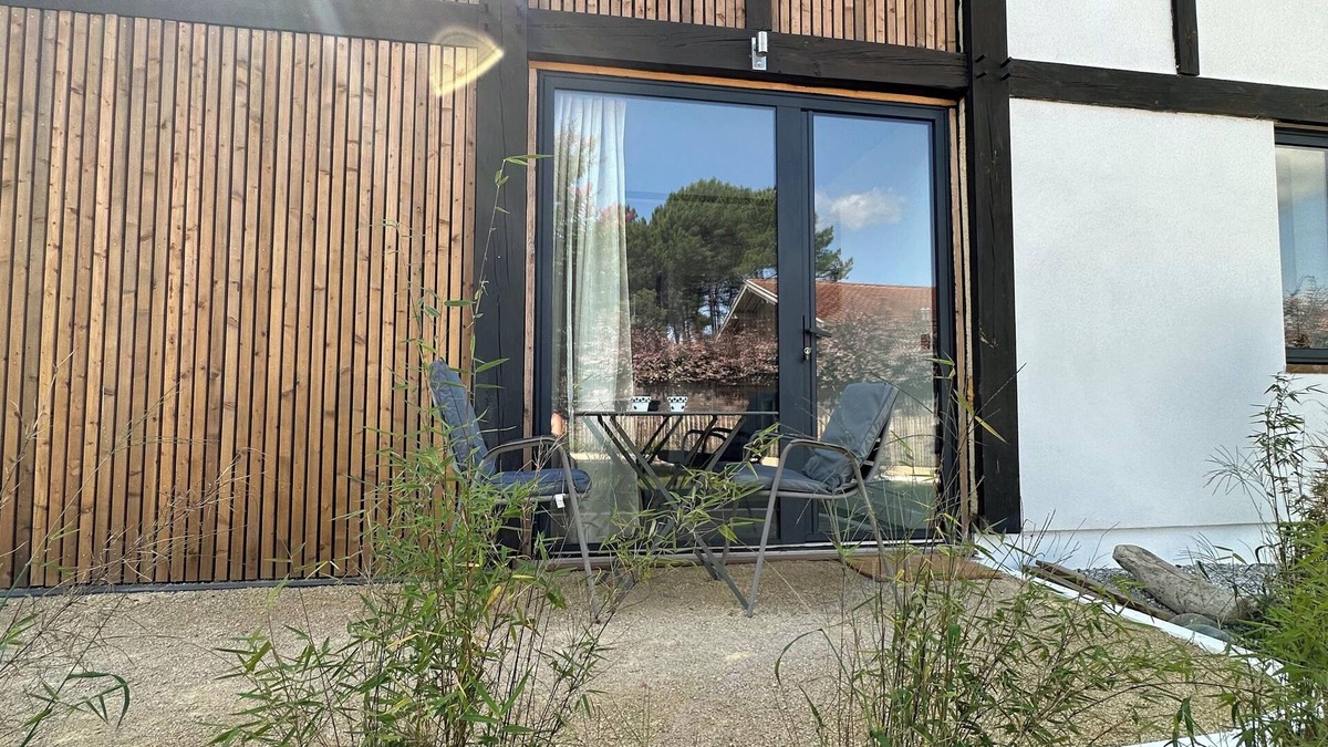 Tosse Apartment | Bright apartment in the heart of a recently renovated villa.