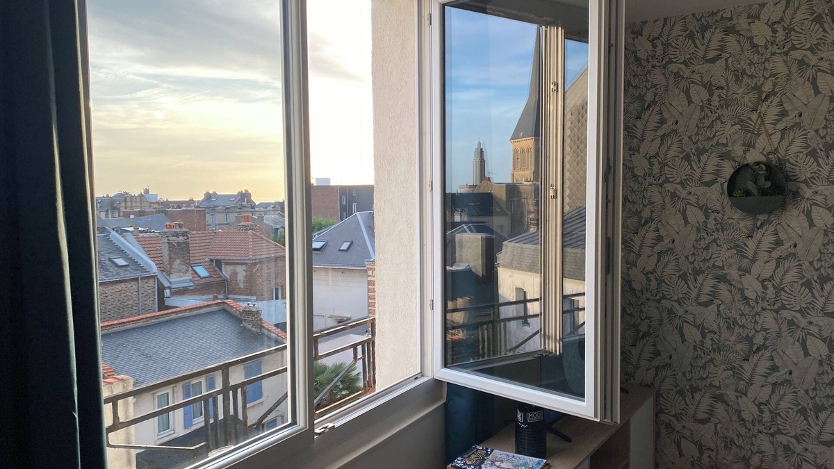 Cote Ouest Ormeaux Apartment | Bright apartment one minute from the sea