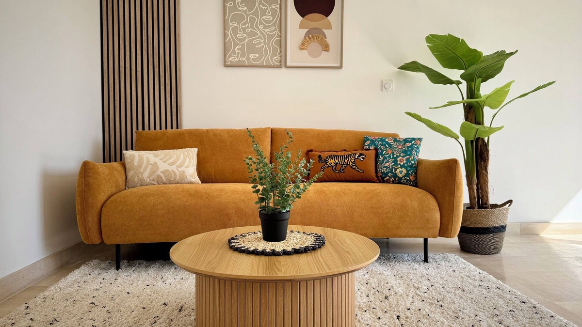 Montlucon Apartment | Bright apartment with garden