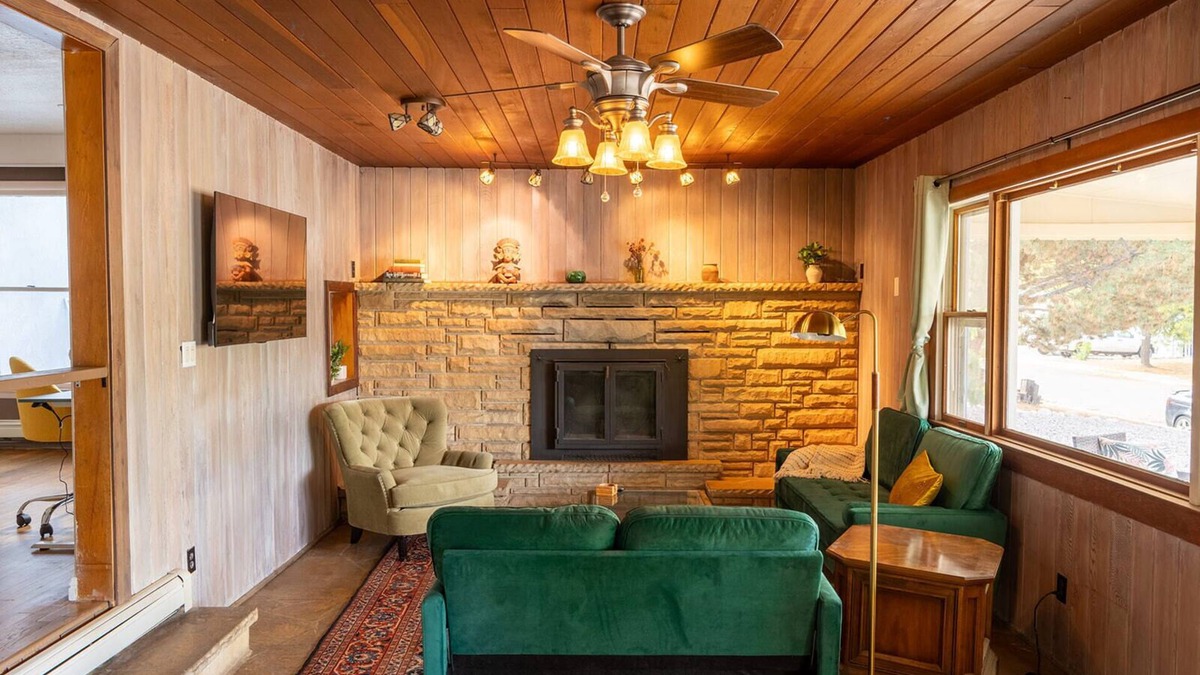 Aztec House | Bright Aztec 4 bed home, steps from Main Ave