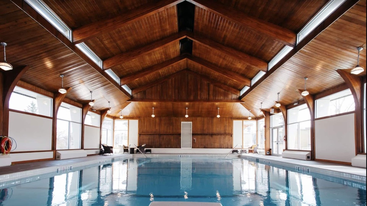 Southwest Calgary House | Bright & Beautiful 1 Bedroom with POOL