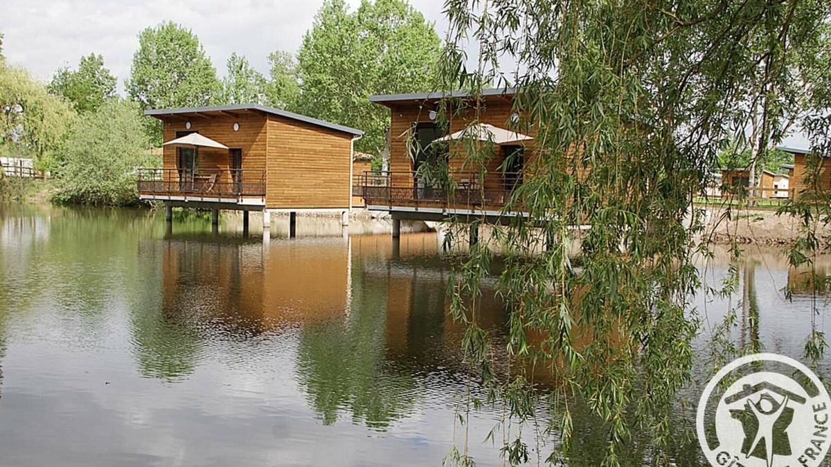 Veauchette Cottage | Bright chalet with private terrace - Pets allowed