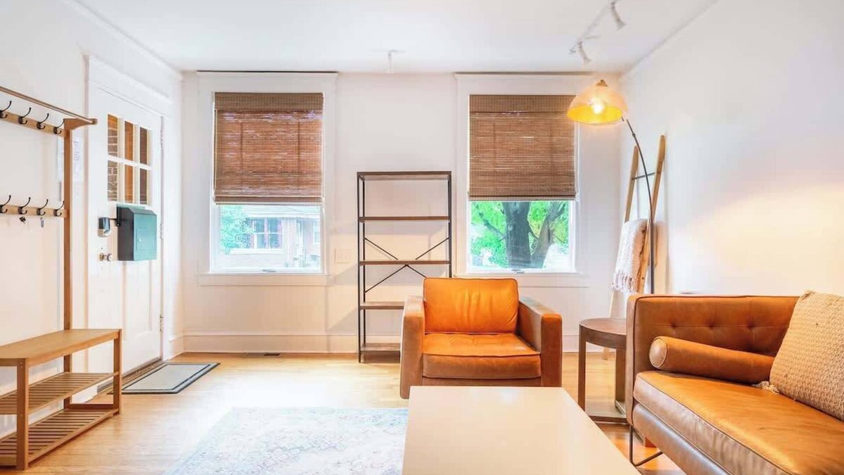 Wilmington Apartment | Bright, clean spacious 2 BR apt off street parking