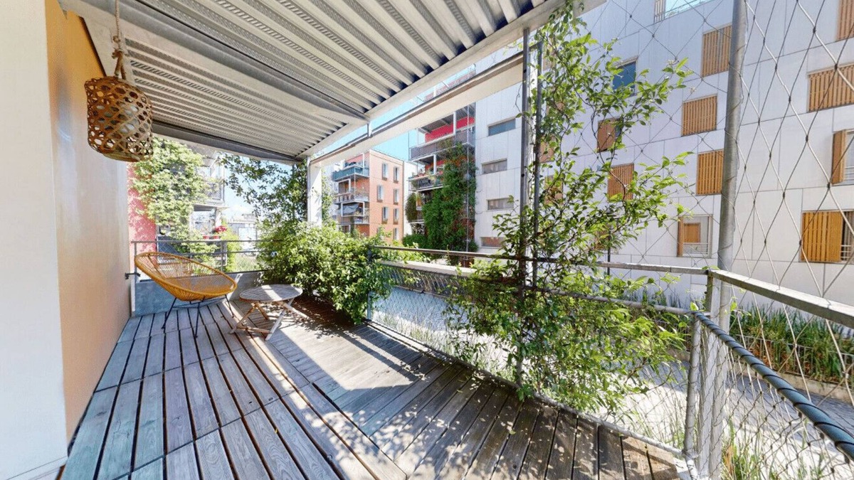 L'Ile-Saint-Denis Apartment | Bright, comfortable apartment