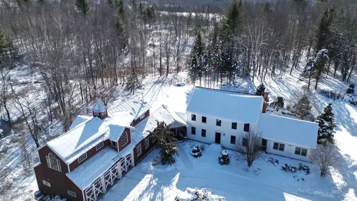 Richmond House | Bright, Cozy, Private Vermont Respiten
