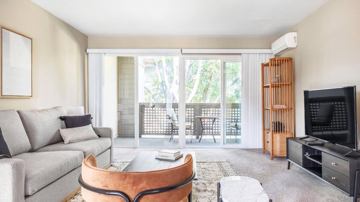Cupertino Apartment | Bright Cupertino 1BR w/Pool, Cinema, Gym, walk to Shops, by Blueground