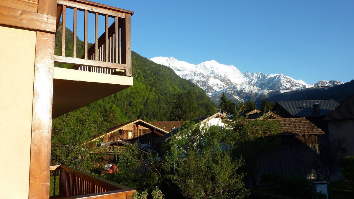 Servoz Apartment | Bright duplex with terrace