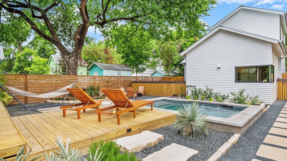 Govalle House | Bright Eastside ATX Bungalow w/Heated POOL