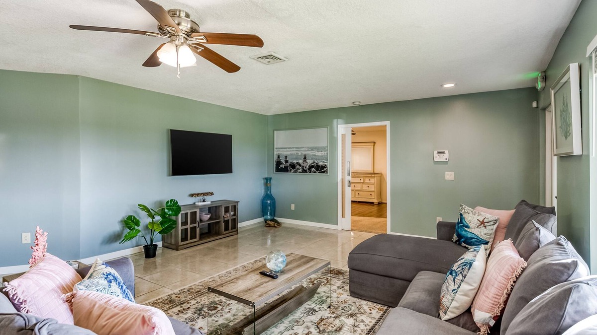 Juno Beach House | Bright Escape with Private Pool, Easy Beach Access, Free WiFi & Open Layout