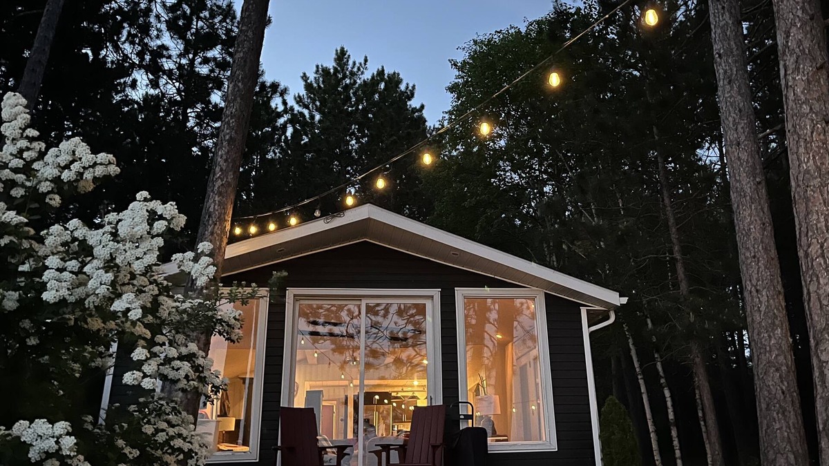 Killaloe Cottage | Bright family cottage on Round Lake with beautiful views!