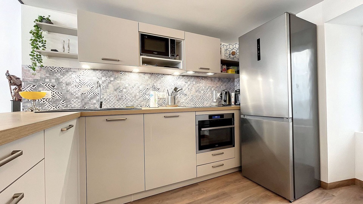 Saugues Bed & Breakfast | Bright family room with children’s area in Saugues
