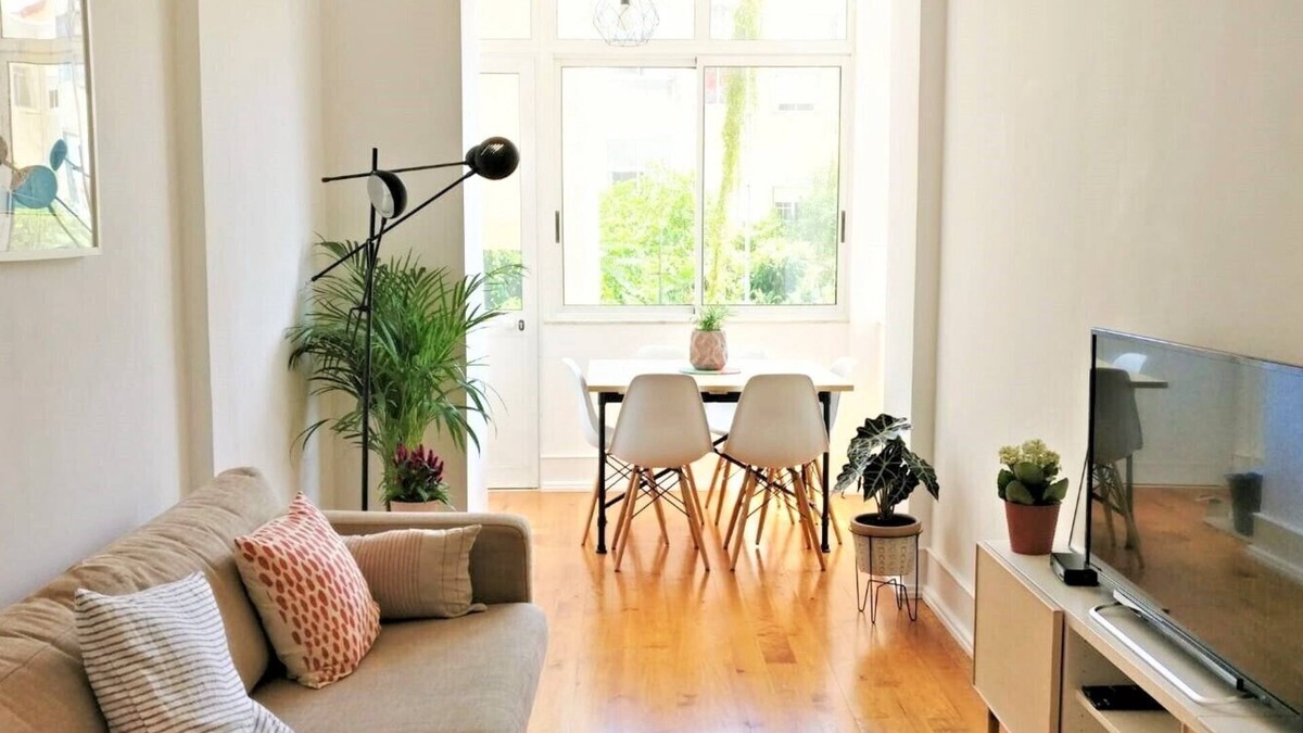 Alcantara Apartment | Bright Family Stay at Bethlehem with AC