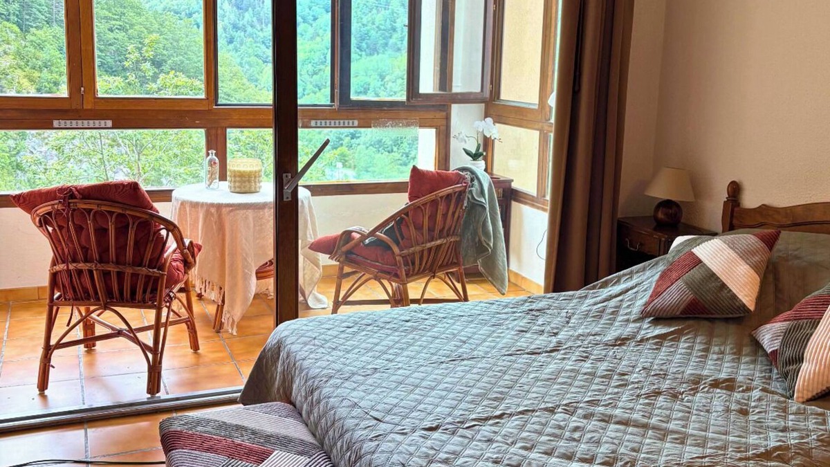 Les Bains de la Preste Condo | Bright studio with patio and mountain views