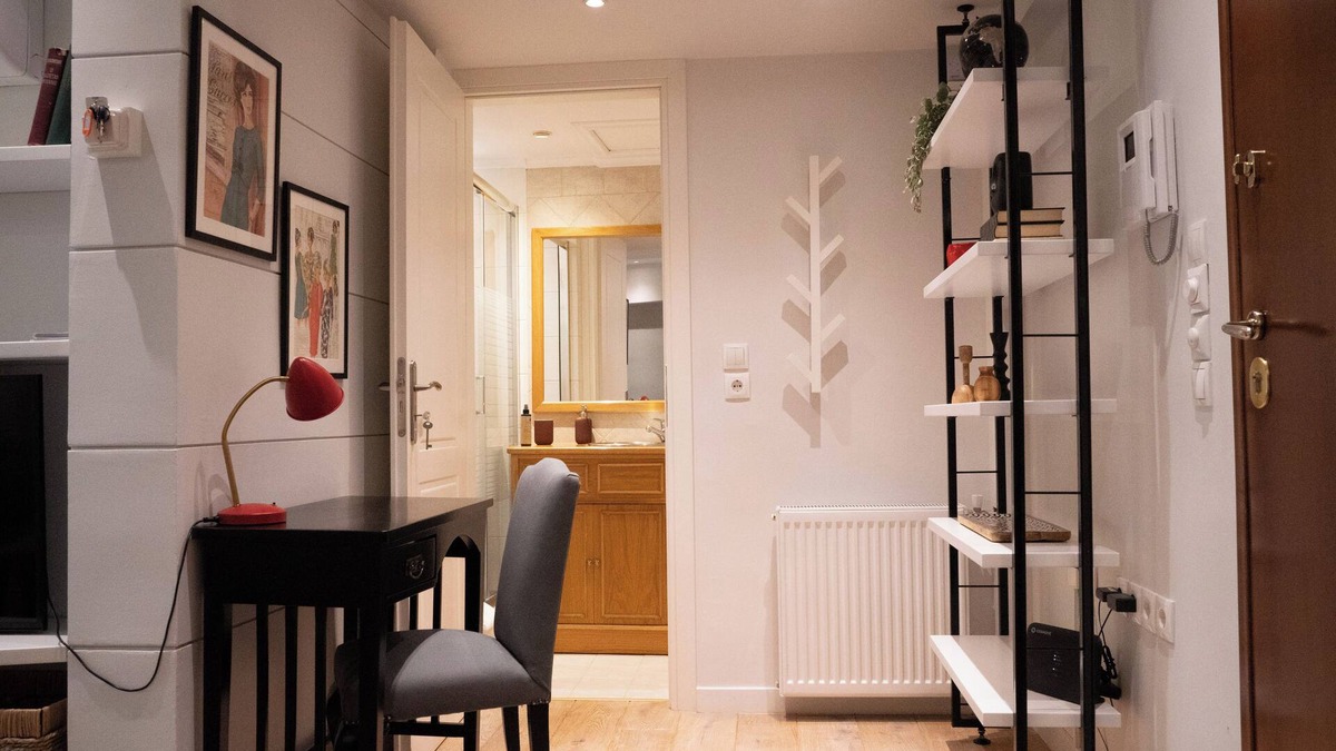Nea Smirni Apartment | Bright Gem in Vibrant and Popular Neihborhood.