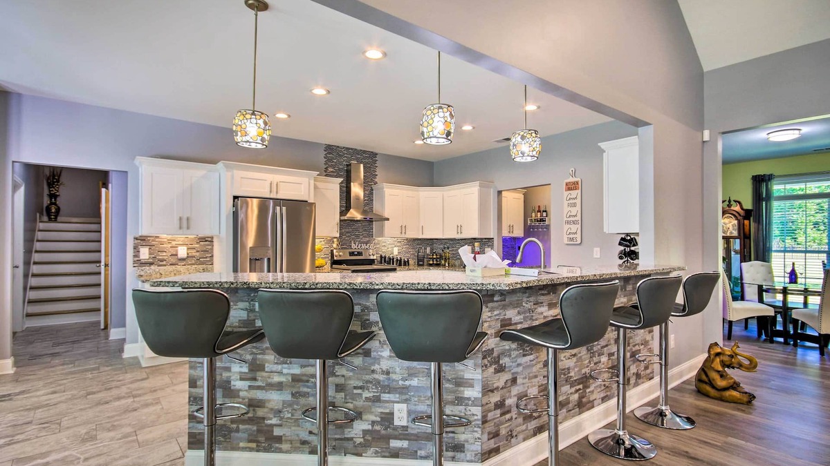 Hopkins Cottage | Bright Hopkins Home w/Game Room & Fire Pit!