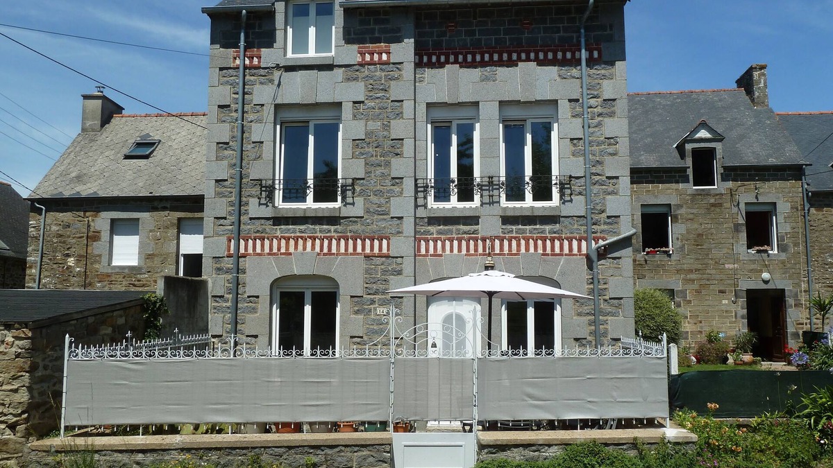 Pleudihen-sur-Rance House | Bright house near the Rance - 3 bedrooms, master suite, south-facing courtyard