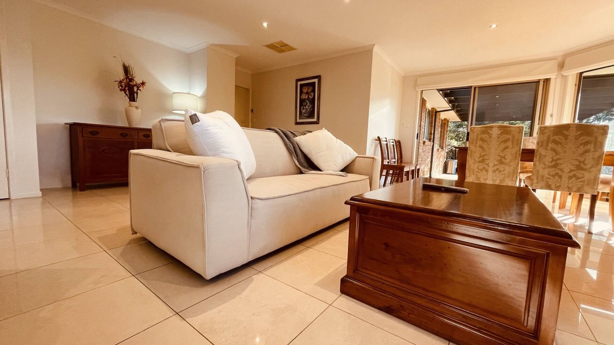 Gungahlin House | Bright House@gungahlin Town Center