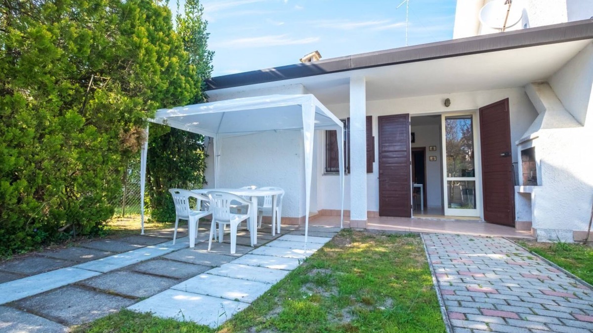 Lido degli Scacchi Villa | Bright house on ground floor, air conditioning 200 meters from the beach