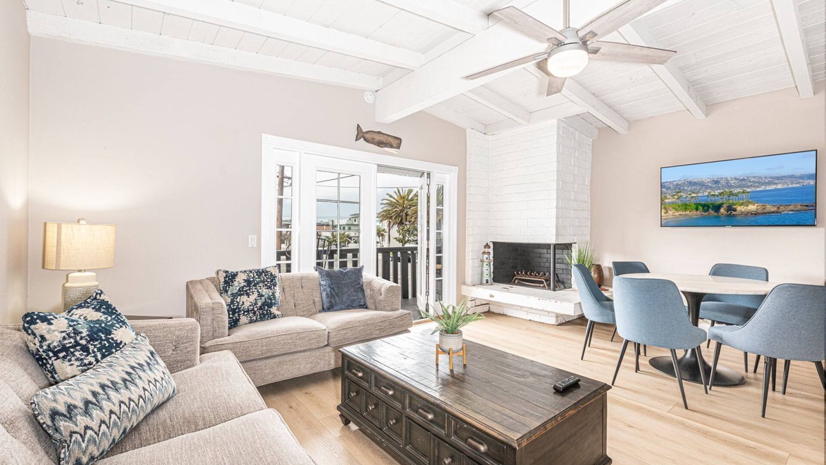 West Newport Condo | Bright Modern 6BR Vacation Home | 1 Block to Beach!