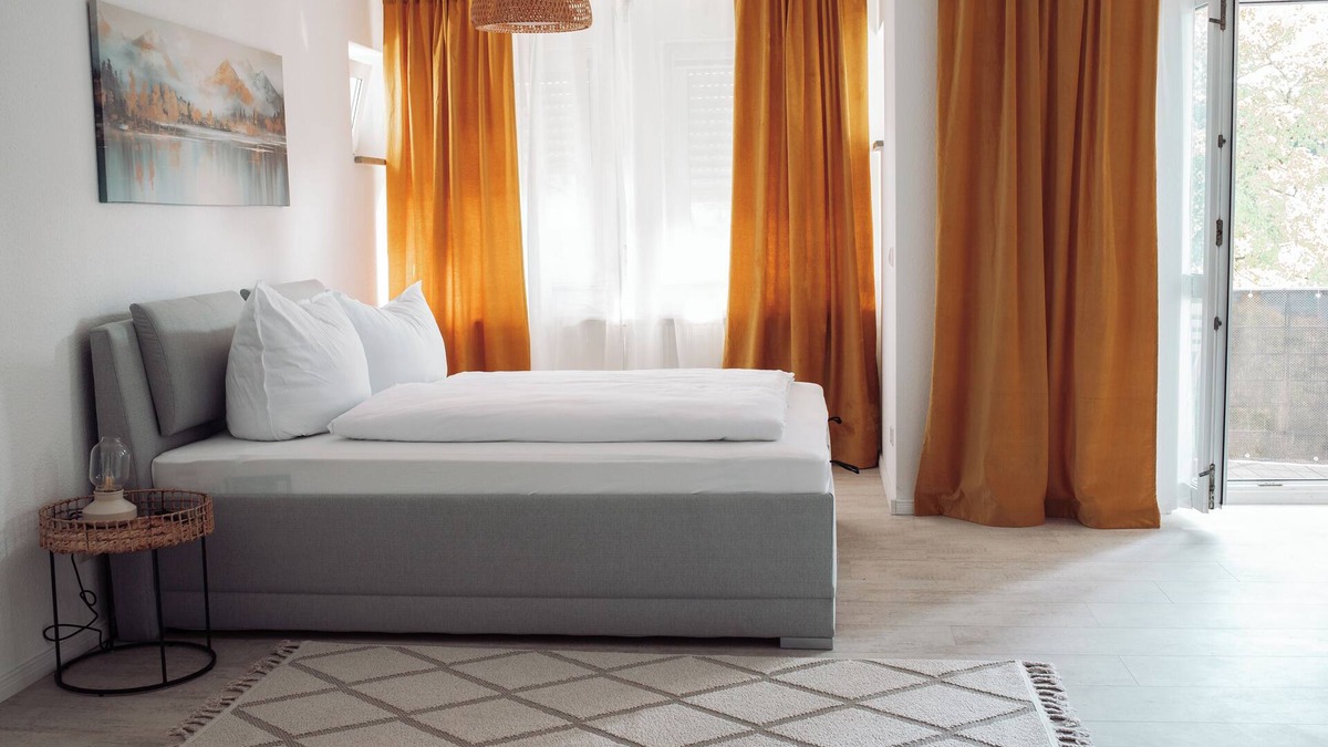 Kaßberg Apartment | Bright, modern apartment, balcony, elevator, 2 persons