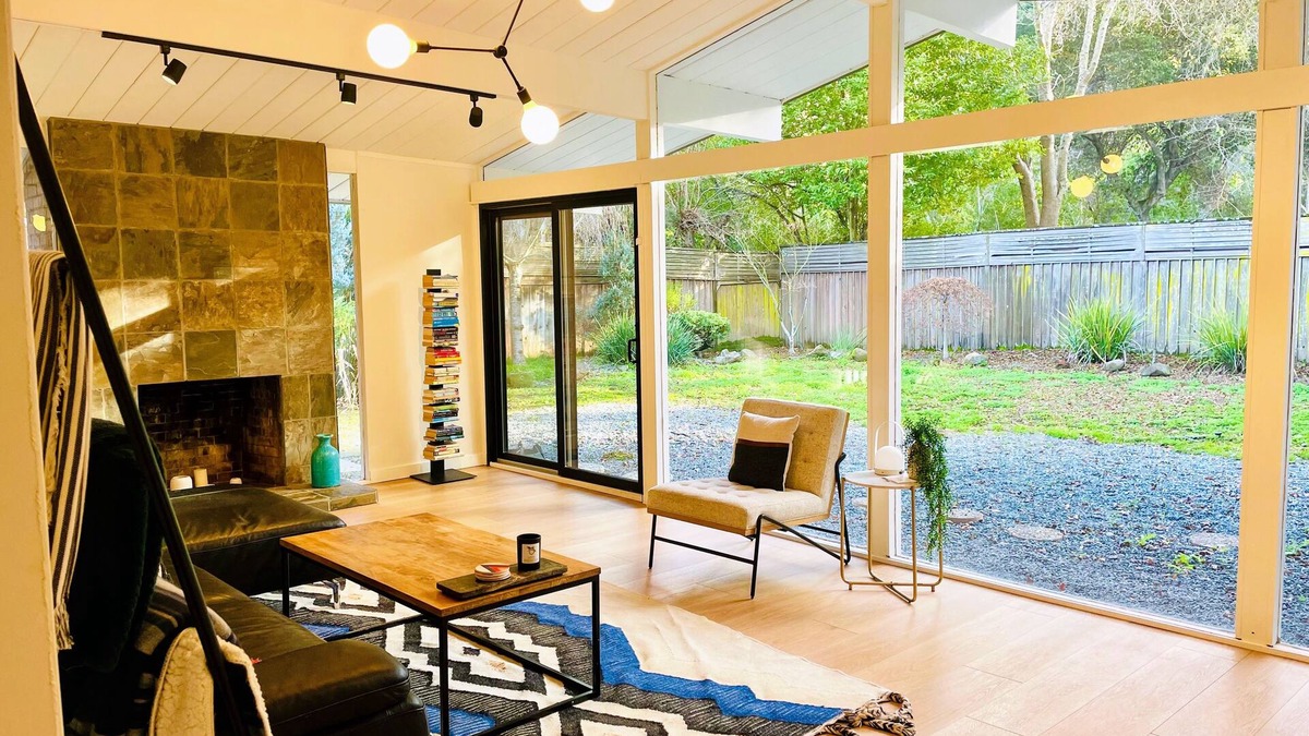 San Rafael House | Bright, modern Marin home nestled between San Francisco & Napa Valleyn