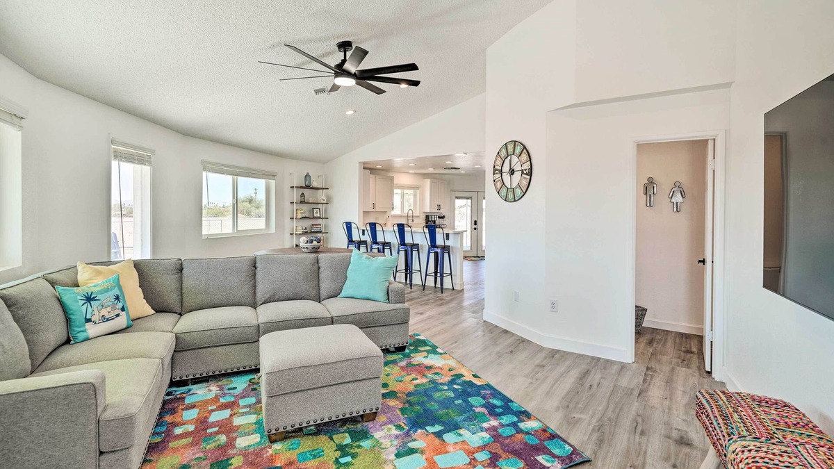 Big River House | Bright & Modern Round House By Colorado River