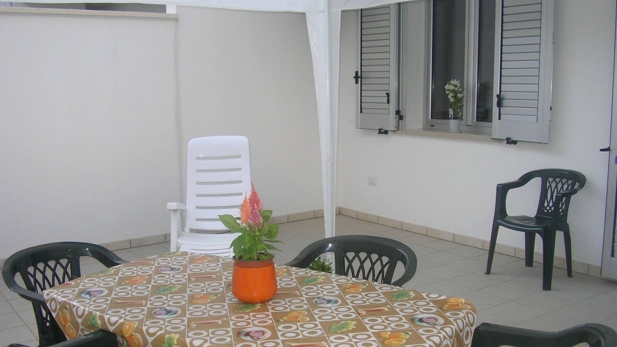 Lido Conchiglie Apartment | BRIGHT NEW BASEMENT WITH GARDEN 4 PLACES
