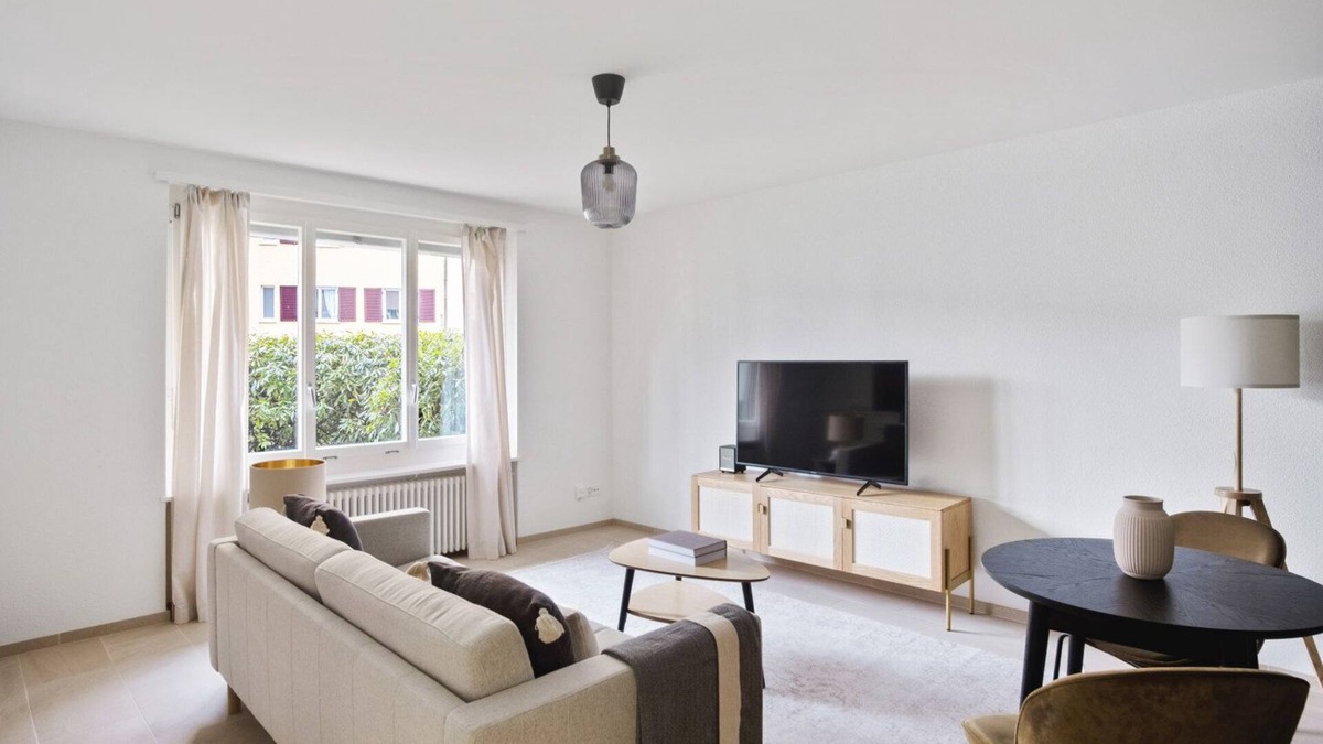 Oerlikon Apartment | Bright Oerlikon 2.5 Room w/Storage, 1min to Train Station, by Blueground