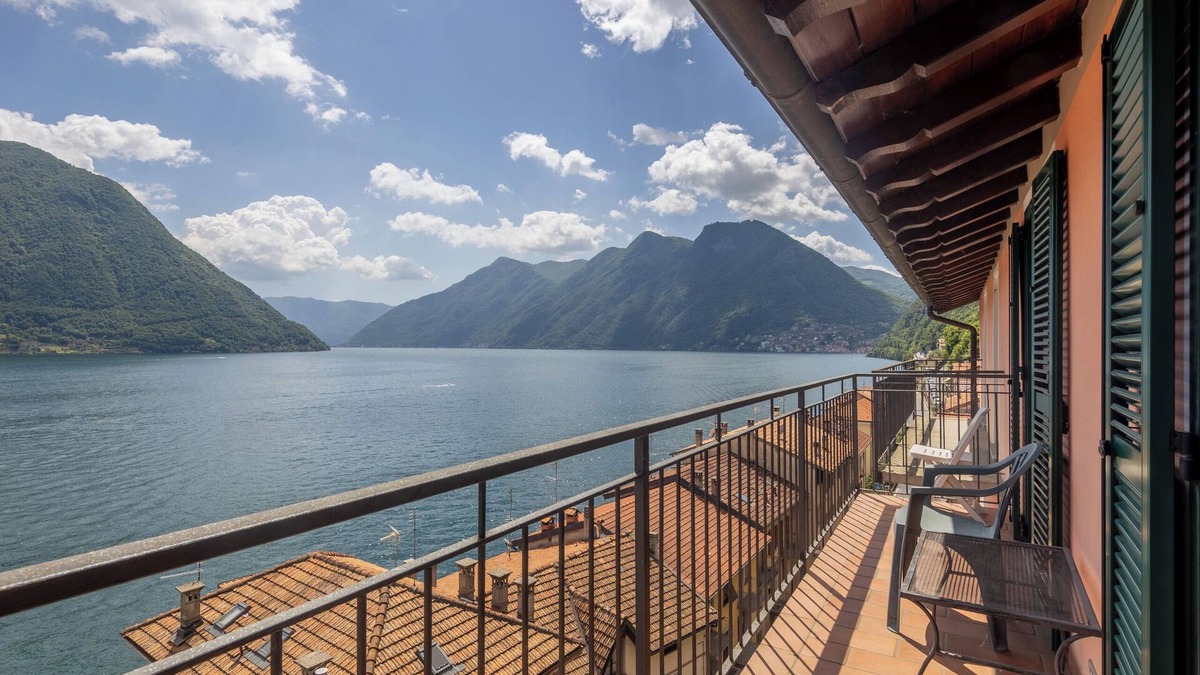 Colonno Apartment | Bright penthouse on Lake Como with breathtaking view.
