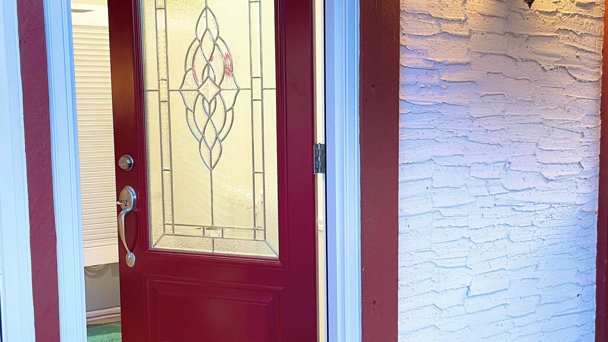 Winnipeg Condo | Bright & Premium Charleswood Home