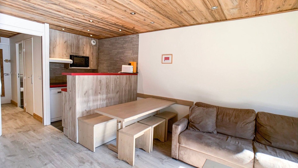 Val Claret Apartment | Bright Renovated Studio near Slopes with Balcony - Pet Friendly