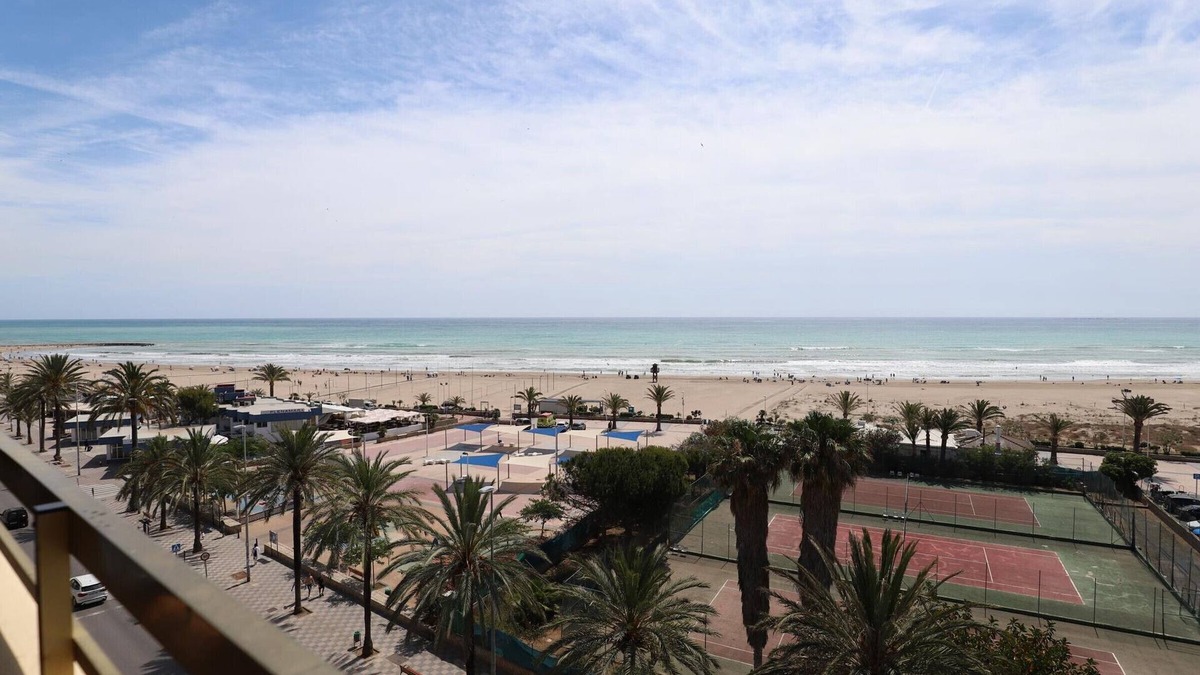 Sagunto Apartment | Bright seafront apartment - Port de Sagunto