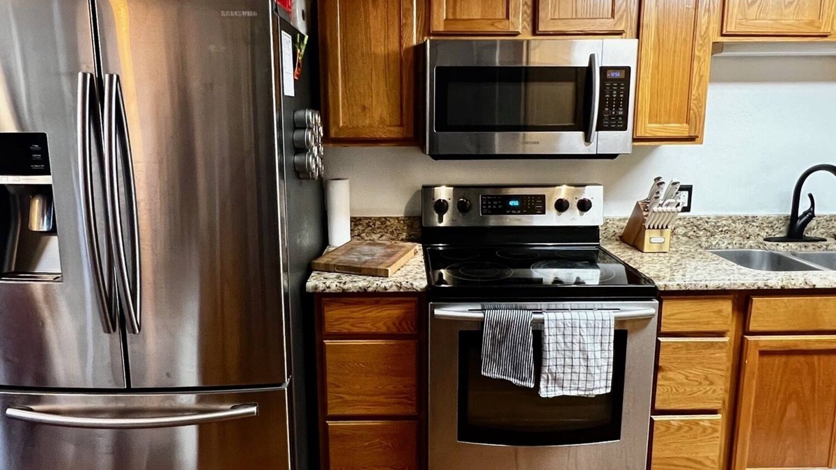 Foothills Condo | Bright, spacious 3bed/2bath near Green Mountain, great for families or WFH