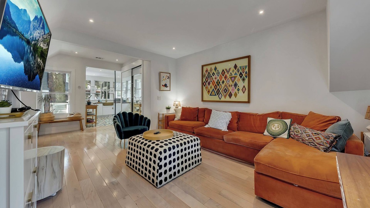 Midtown Apartment | Bright & stylish 2BR/1.5BA unit with king & queen beds, 2 chic bathrooms, an open chef's kitchen, cozy living space, and a private screened-in patio. Located just 0.5 mi from Piedmont Park. Walkable, modern, and perfect for couples or professionals.