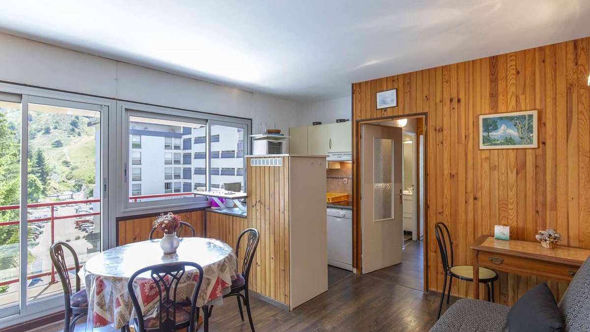 Eaux-Bonnes Apartment | Bright T2 apartment, near slopes, 6 pers, residence with elevator