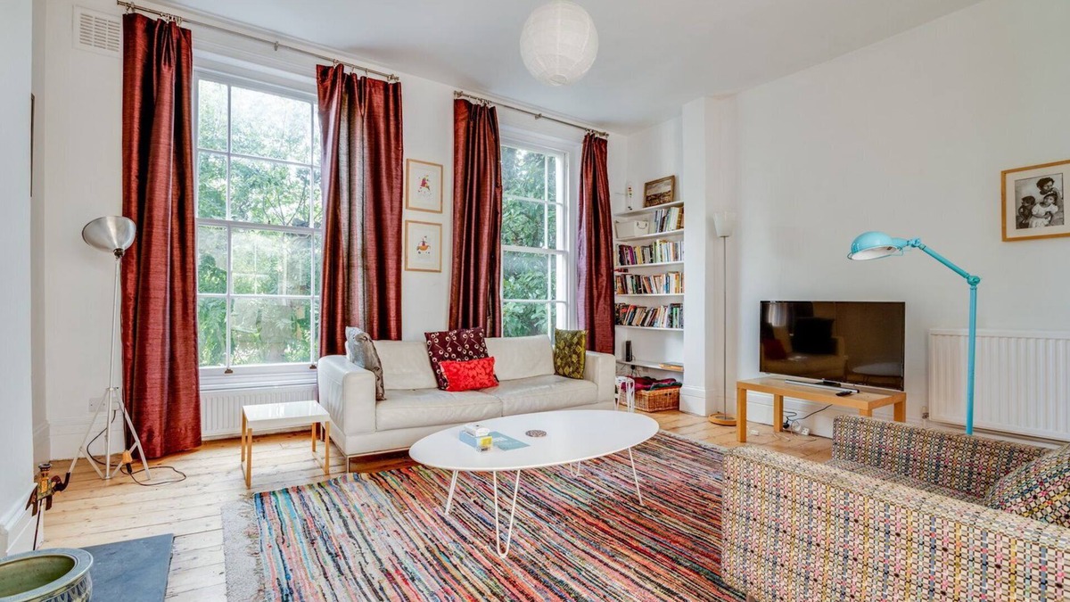 Belsize Park Apartment | Bright Two Bedroom Apartment Near Vibrant Camden Town