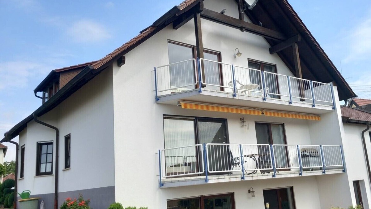 Kallstadt Condo | Bright vacation apartment * (DTV classification), balcony w. View of the vineyards