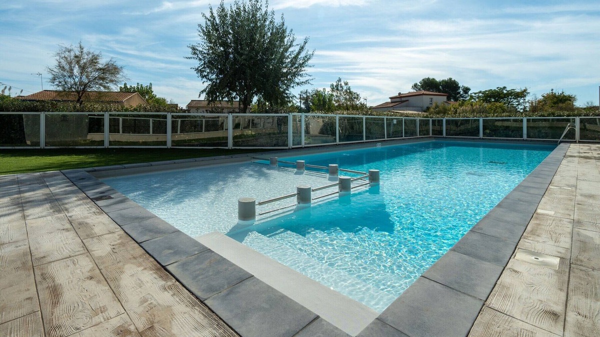 Serignan Villa | Bright Villa Stay in Sérignan