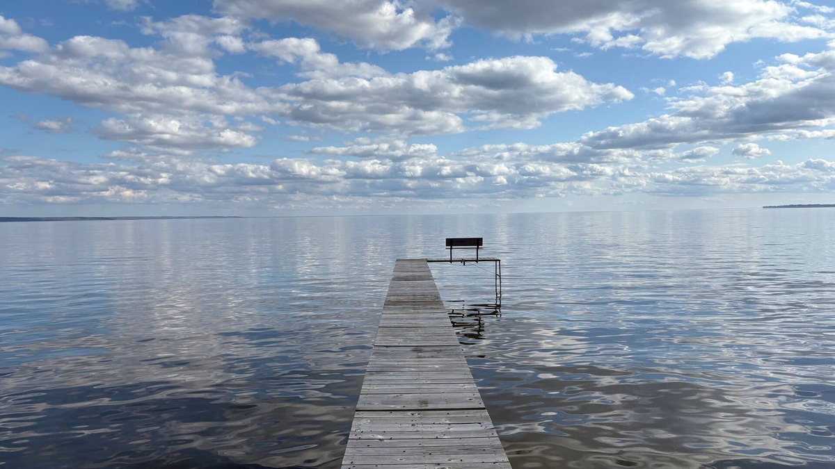 Fox Crossing Cottage | Brighton Beach Cottage with sandy shores on Lake Winnebago!