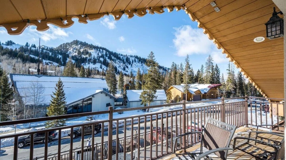Salt Lake Mountain Resorts Ski Chalet | Brighton Chalet Utah Entire 9 Bedroom House