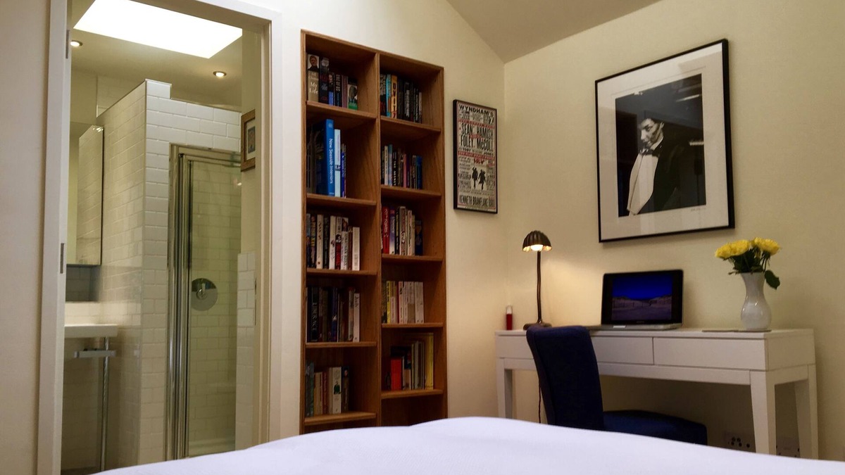 Hove House | Brighton Oasis of Calm seconds from the seafront and beach with an EnSuite Room