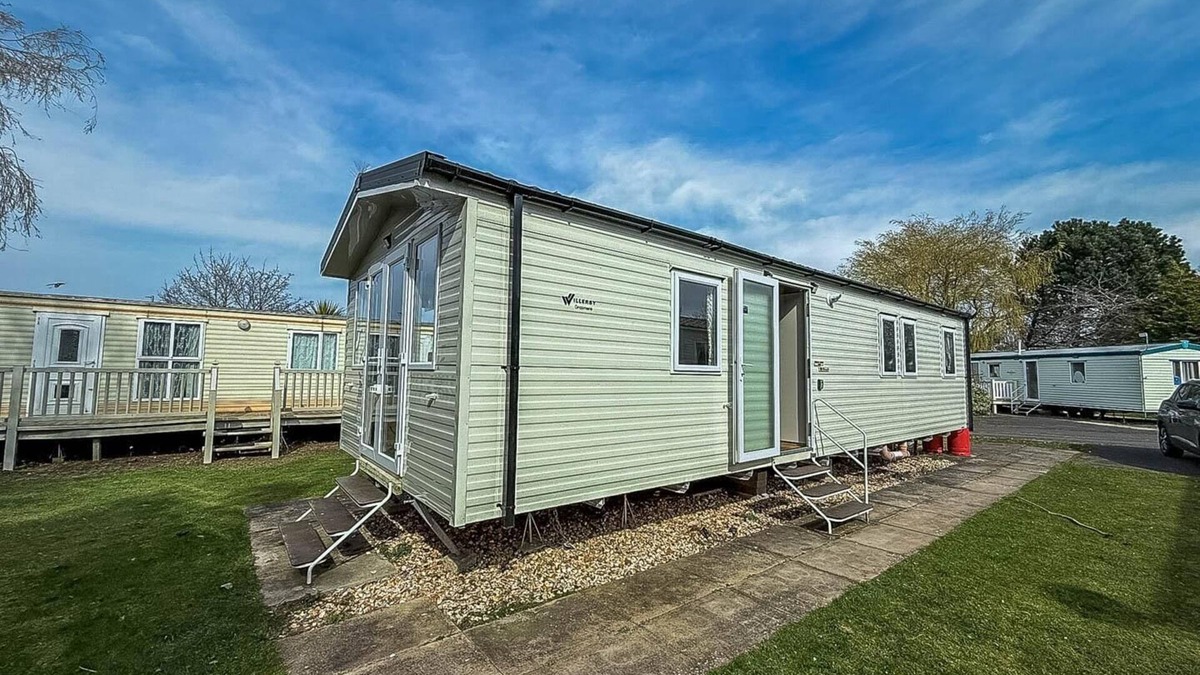 Skegness House | Brilliant 8 berth caravan at Southview Holiday Park in Skegness ref 33050M